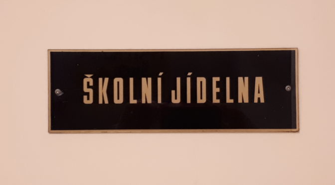 Konec personální krize ve školní jídelně